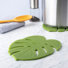 Load image into Gallery viewer, Trivet Silicone Monstera
